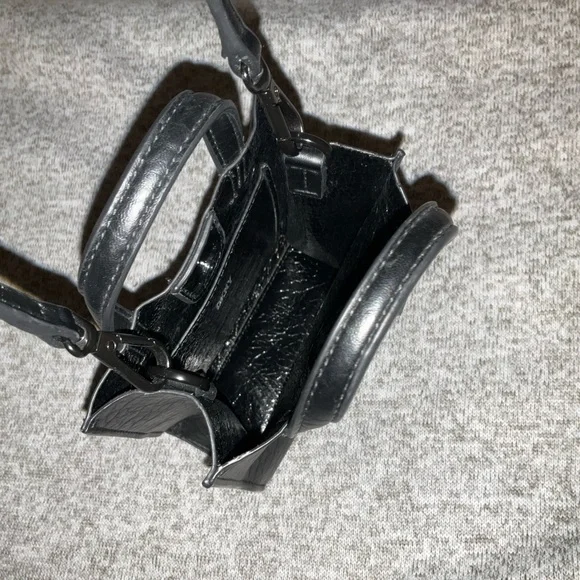 DKNY Maze Mini Crossbody In Black Mini tote Black Faux leather - Picture 5 of 6